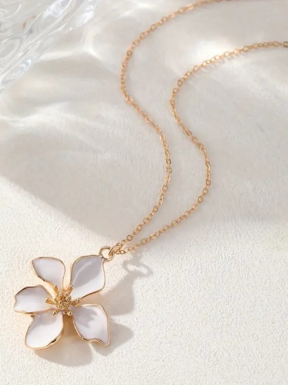 White Flower Pendant Necklace Women Fashion Floral Charm Jewelry Gift Cute